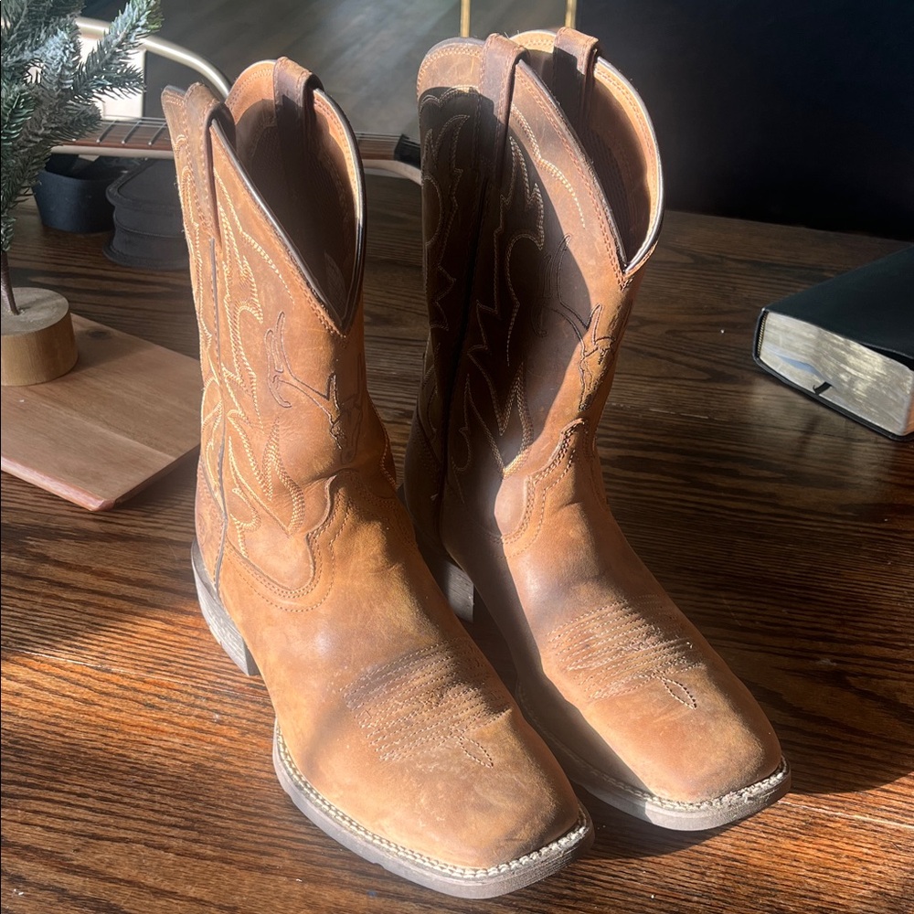 Ariat Tan Western Cowboy Boots
